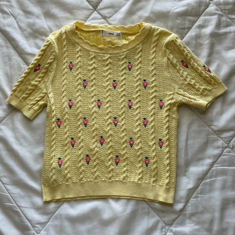MANGO Yellow Sweater with Short Sleeves with flower detail